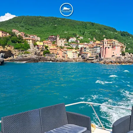 Hotel en barco Yachtannablu Porto Venere